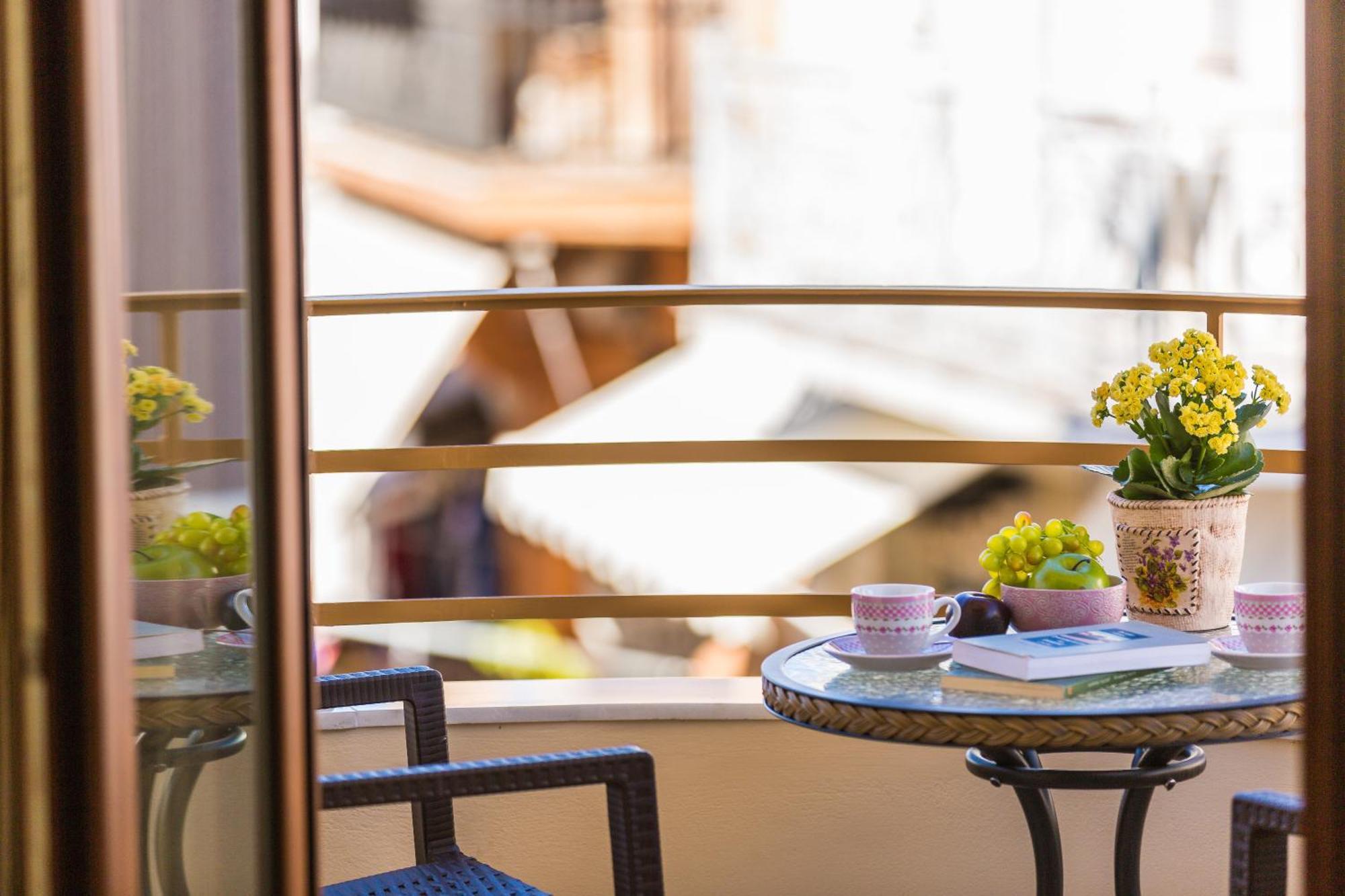 Polyxenia Suites 罗希姆诺 外观 照片