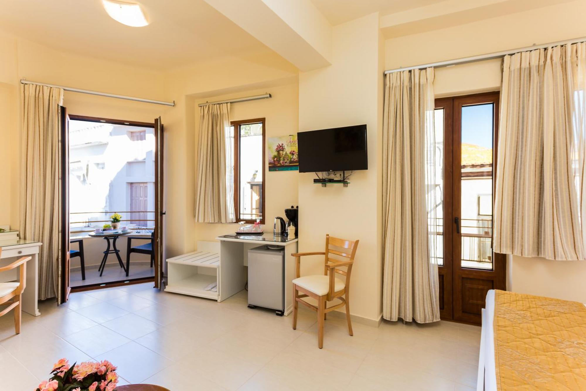 Polyxenia Suites 罗希姆诺 外观 照片