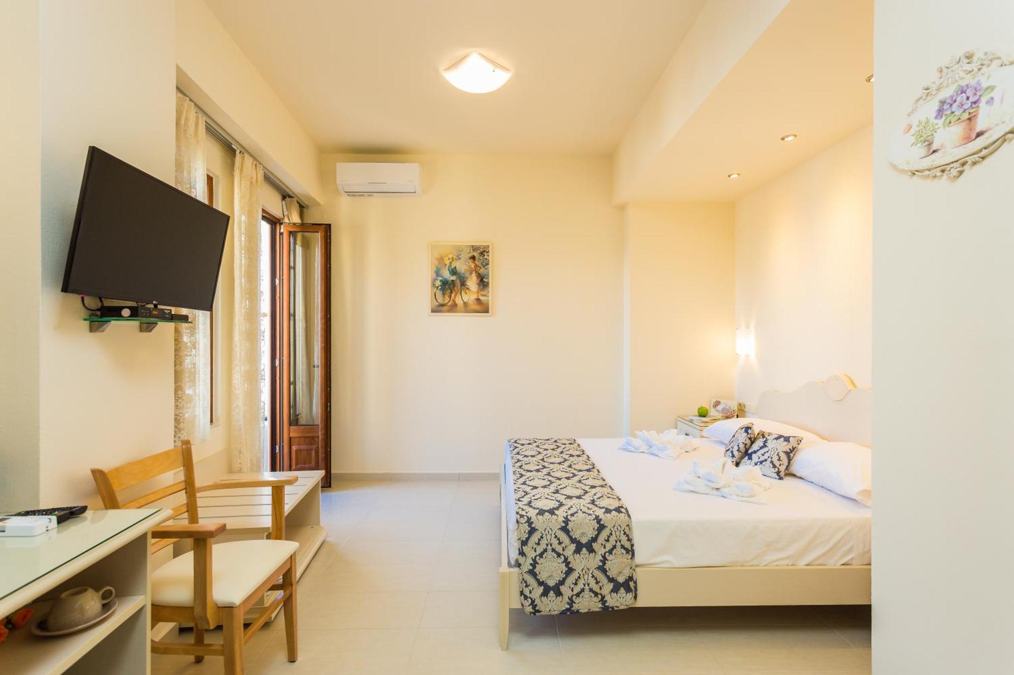 Polyxenia Suites 罗希姆诺 外观 照片