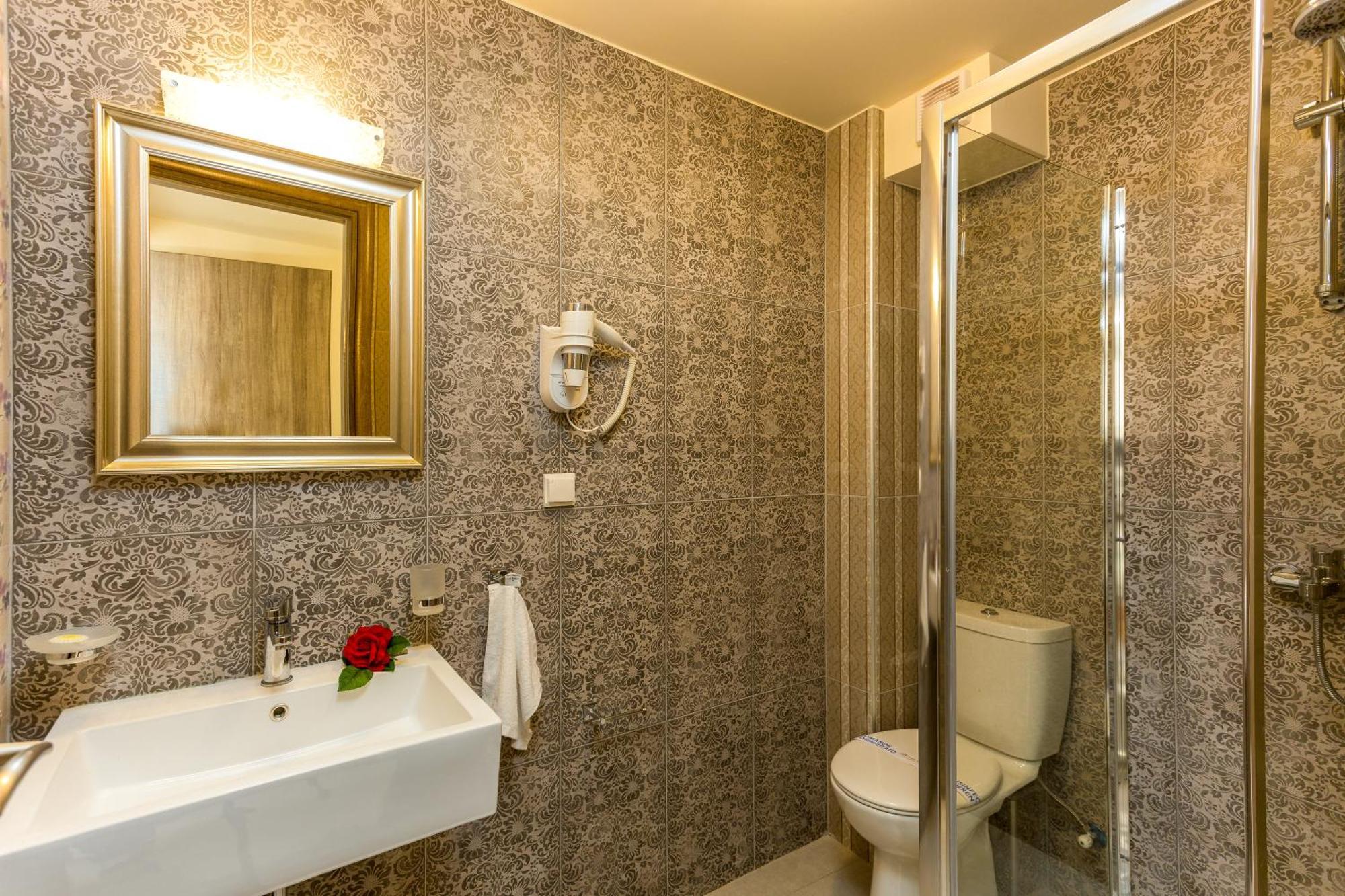 Polyxenia Suites 罗希姆诺 外观 照片