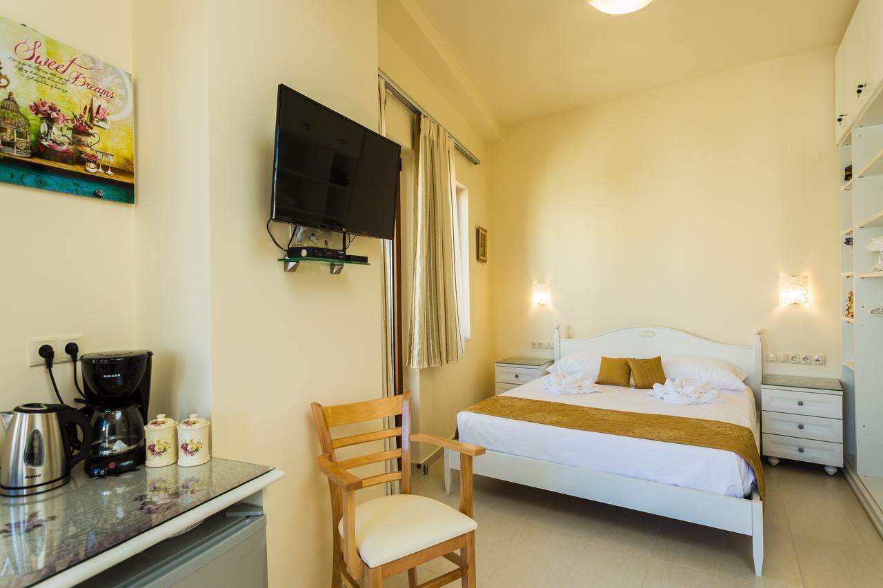 Polyxenia Suites 罗希姆诺 外观 照片