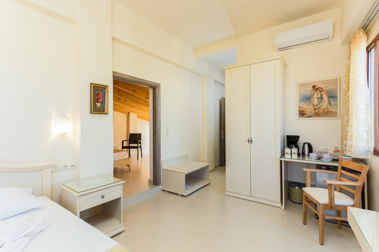 Polyxenia Suites 罗希姆诺 外观 照片